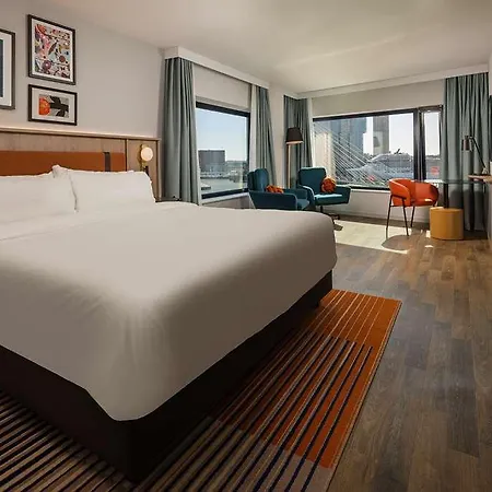 Doubletree By Hilton Centre מלון